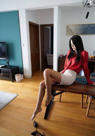 在丈夫面前被威胁侵犯内射的人妻_BD韩语免费在线播放