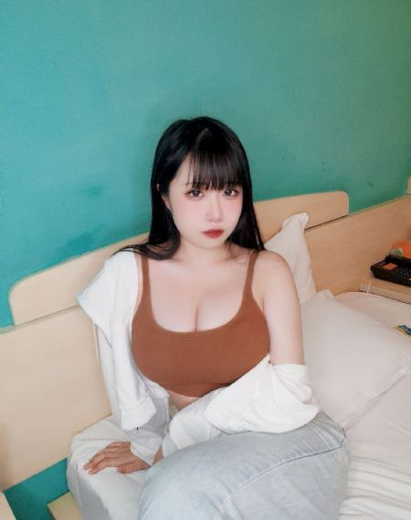 ass日韩美女人体pics_720电影完整版
