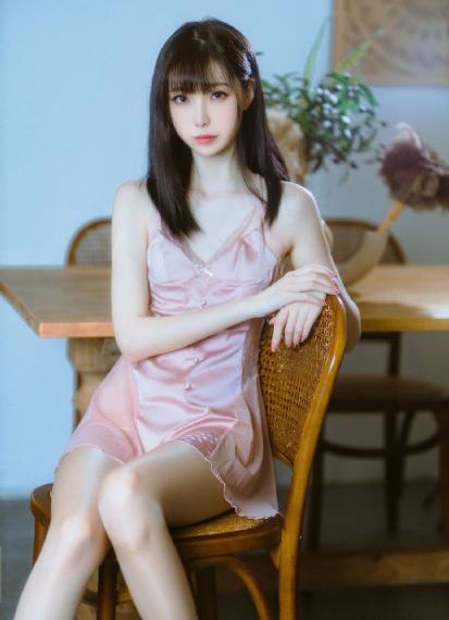 wwwcom插逼网站_十万网红美女美酱