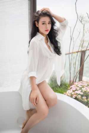 美女巨胸禁止18以下看软件_有字幕完整版