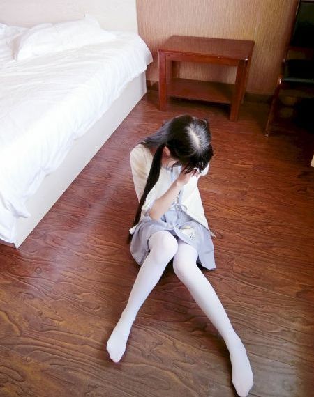 婚礼现场竟然收到了新娘偷情视频_4K动漫在线观看