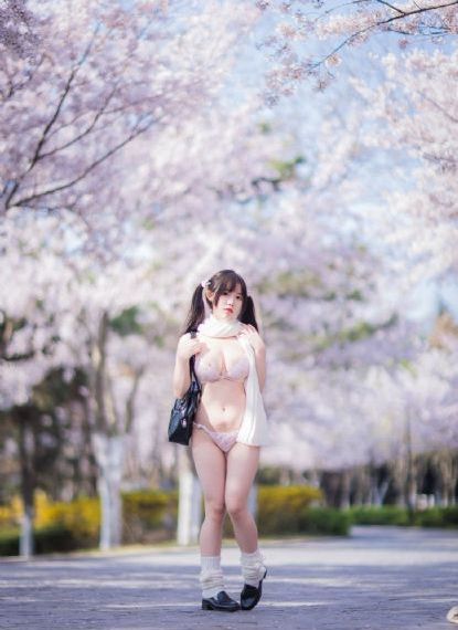 荫蒂每天被三个男人添视频_剧情片神马影院手机在线